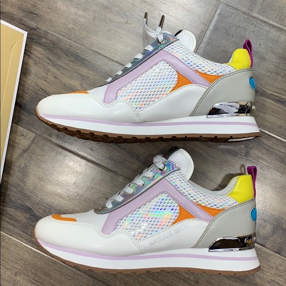 MICHAEL KORS WILMA TRAINER METALLIC PU OPT/SILVER - Picture 3 of 16